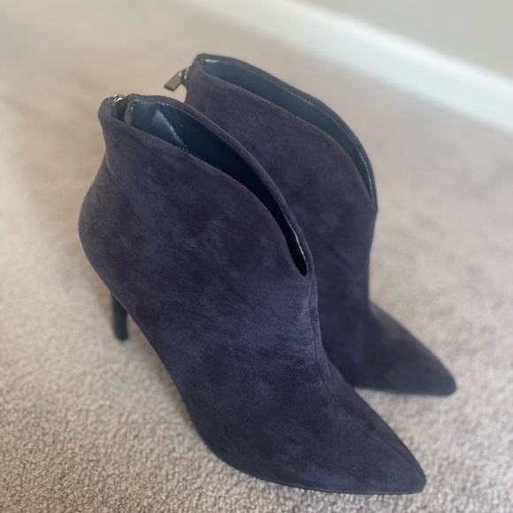 NWOT Navy heeled boots 11 - Picture 11 of 13